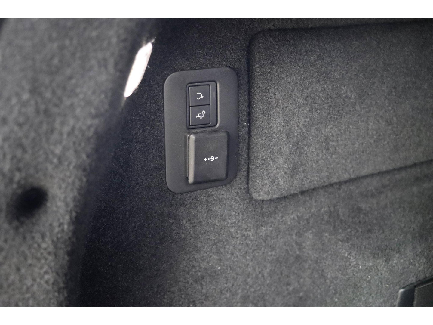 Land Rover Range Rover Evoque P300e PHEV AWD Panodak | Trekhaak | Head-up | Meridian Audio