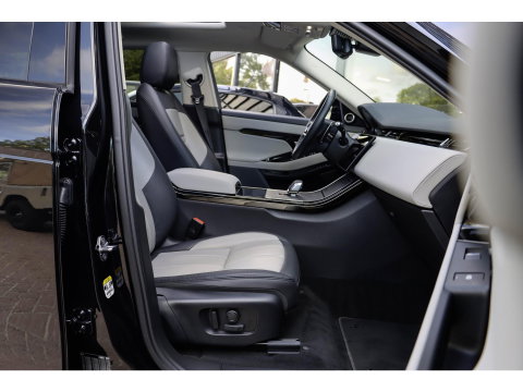 Land Rover Range Rover Evoque P300e PHEV AWD Panodak | Trekhaak | Head-up | Meridian Audio
