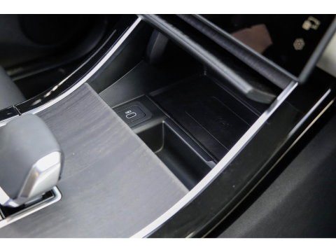 Land Rover Range Rover Evoque P300e PHEV AWD Panodak | Trekhaak | Head-up | Meridian Audio