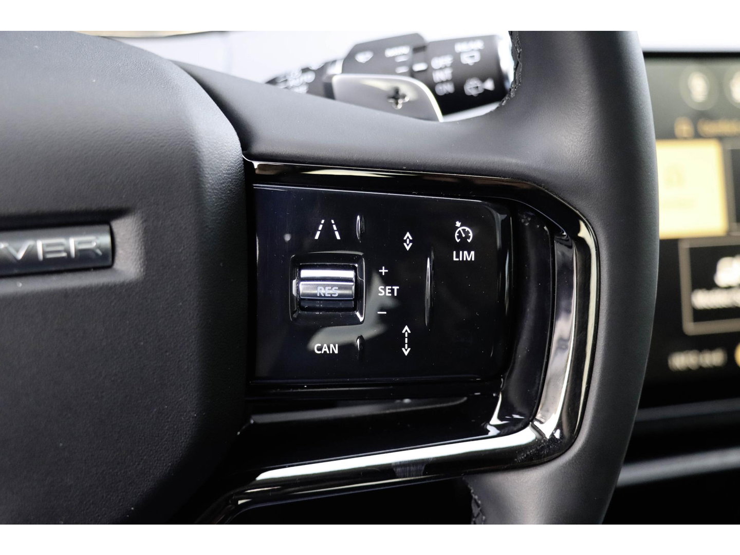 Land Rover Range Rover Evoque P300e PHEV AWD Panodak | Trekhaak | Head-up | Meridian Audio