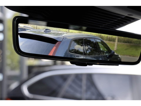Land Rover Range Rover Evoque P300e PHEV AWD Panodak | Trekhaak | Head-up | Meridian Audio