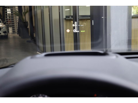 Land Rover Range Rover Evoque P300e PHEV AWD Panodak | Trekhaak | Head-up | Meridian Audio