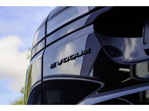 Land Rover Range Rover Evoque P300e PHEV AWD Panodak | Trekhaak | Head-up | Meridian Audio