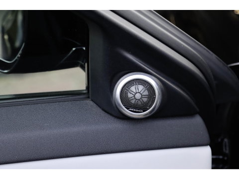 Land Rover Range Rover Evoque P300e PHEV AWD Panodak | Trekhaak | Head-up | Meridian Audio