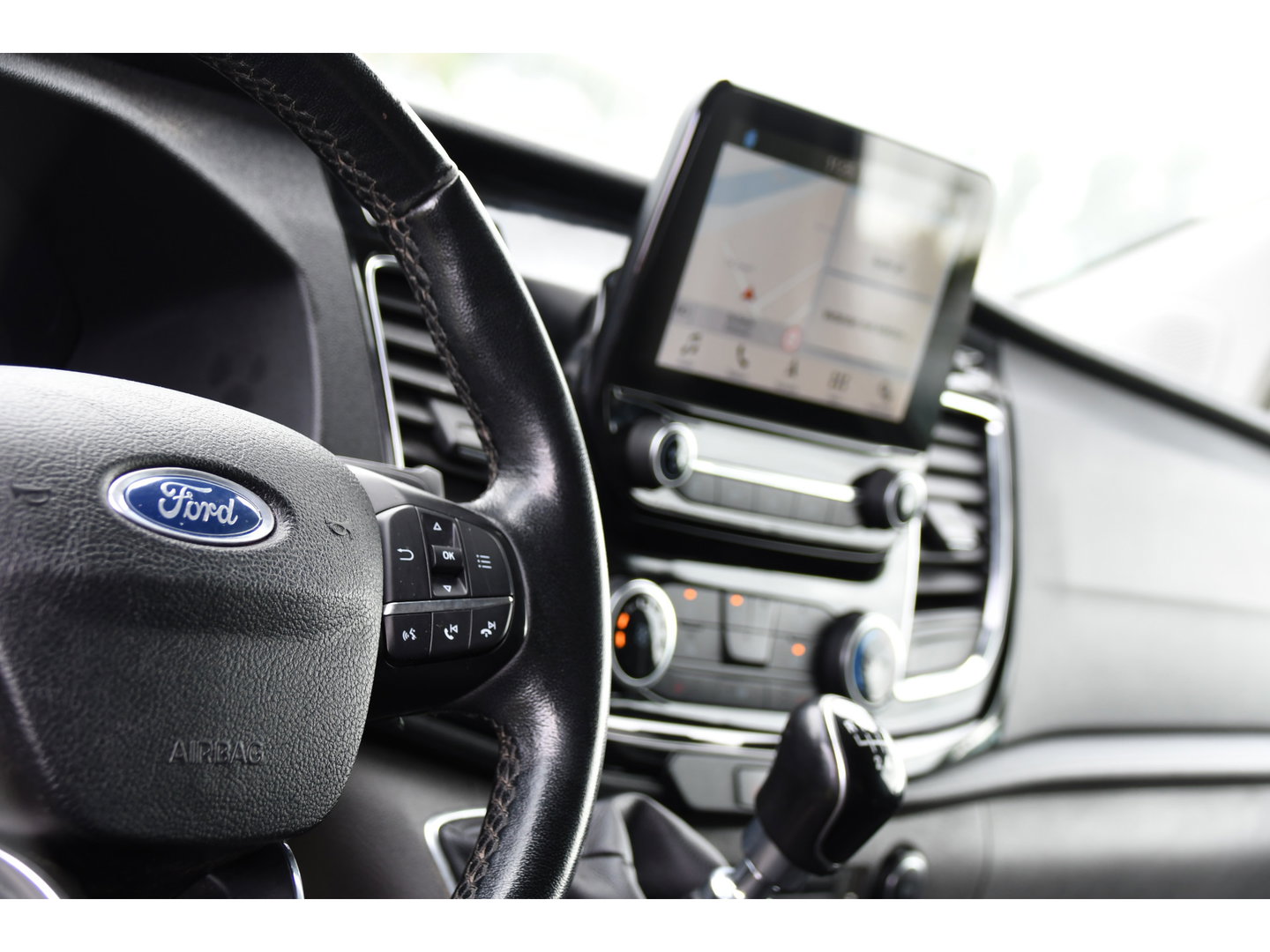 Ford Transit Custom 280 2.0 TDCI L1H1 PB Edition Limited Camera, Cruise, Carplay, Stoelverwarming, Trekhaak, 130pk, Multimedia, NAVI, Uniek!
