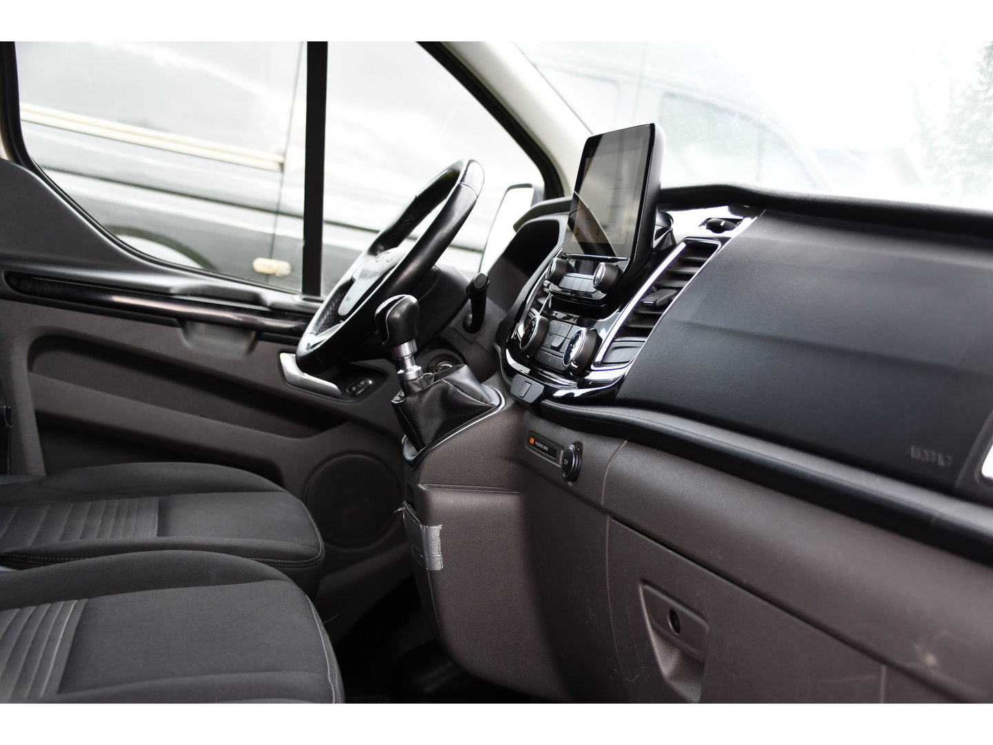 Ford Transit Custom 280 2.0 TDCI L1H1 PB Edition Limited Camera, Cruise, Carplay, Stoelverwarming, Trekhaak, 130pk, Multimedia, NAVI, Uniek!