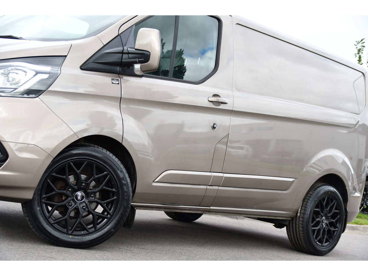 Ford Transit Custom 280 2.0 TDCI L1H1 PB Edition Limited Camera, Cruise, Carplay, Stoelverwarming, Trekhaak, 130pk, Multimedia, NAVI, Uniek!