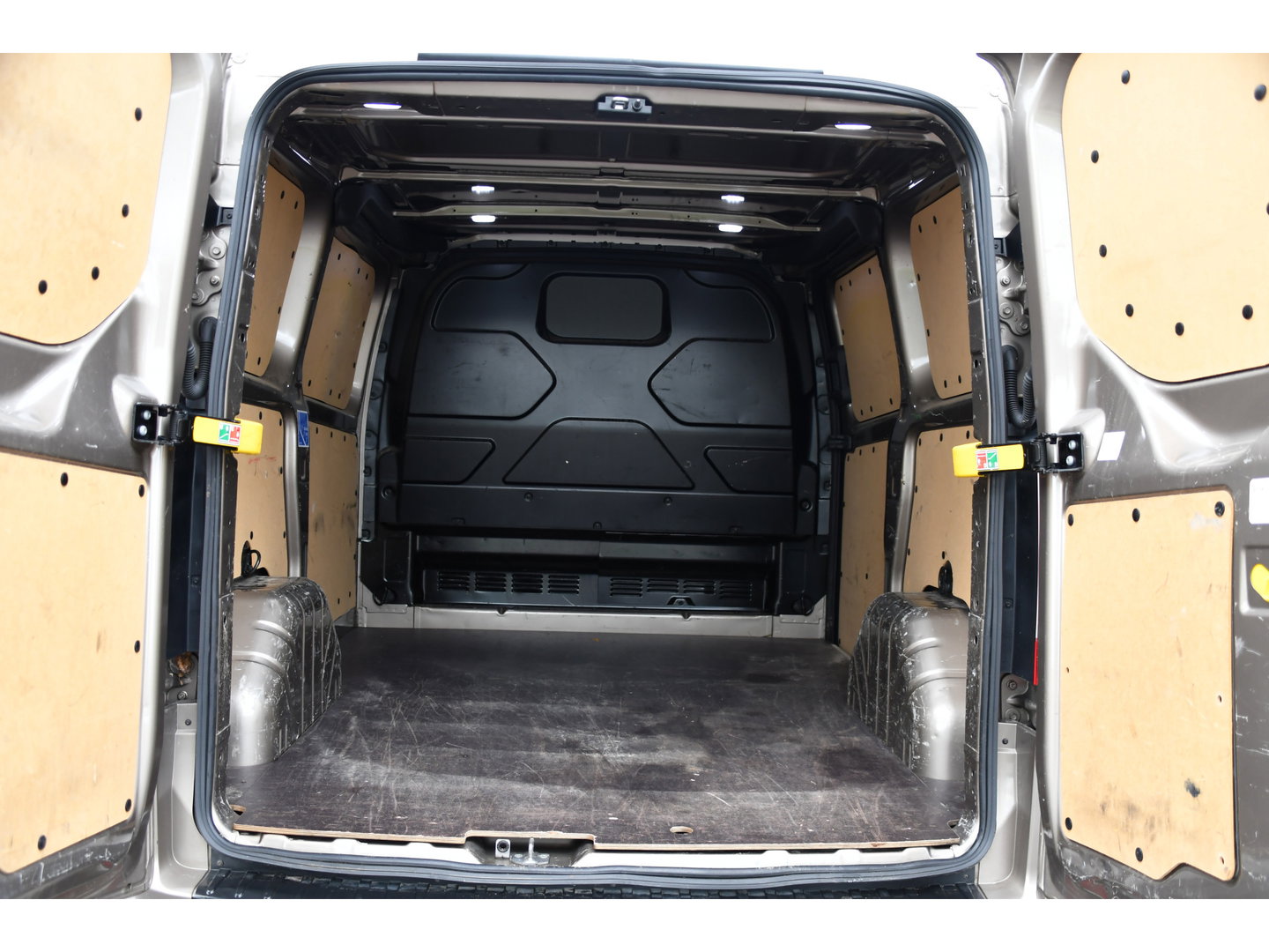 Ford Transit Custom 280 2.0 TDCI L1H1 PB Edition Limited Camera, Cruise, Carplay, Stoelverwarming, Trekhaak, 130pk, Multimedia, NAVI, Uniek!