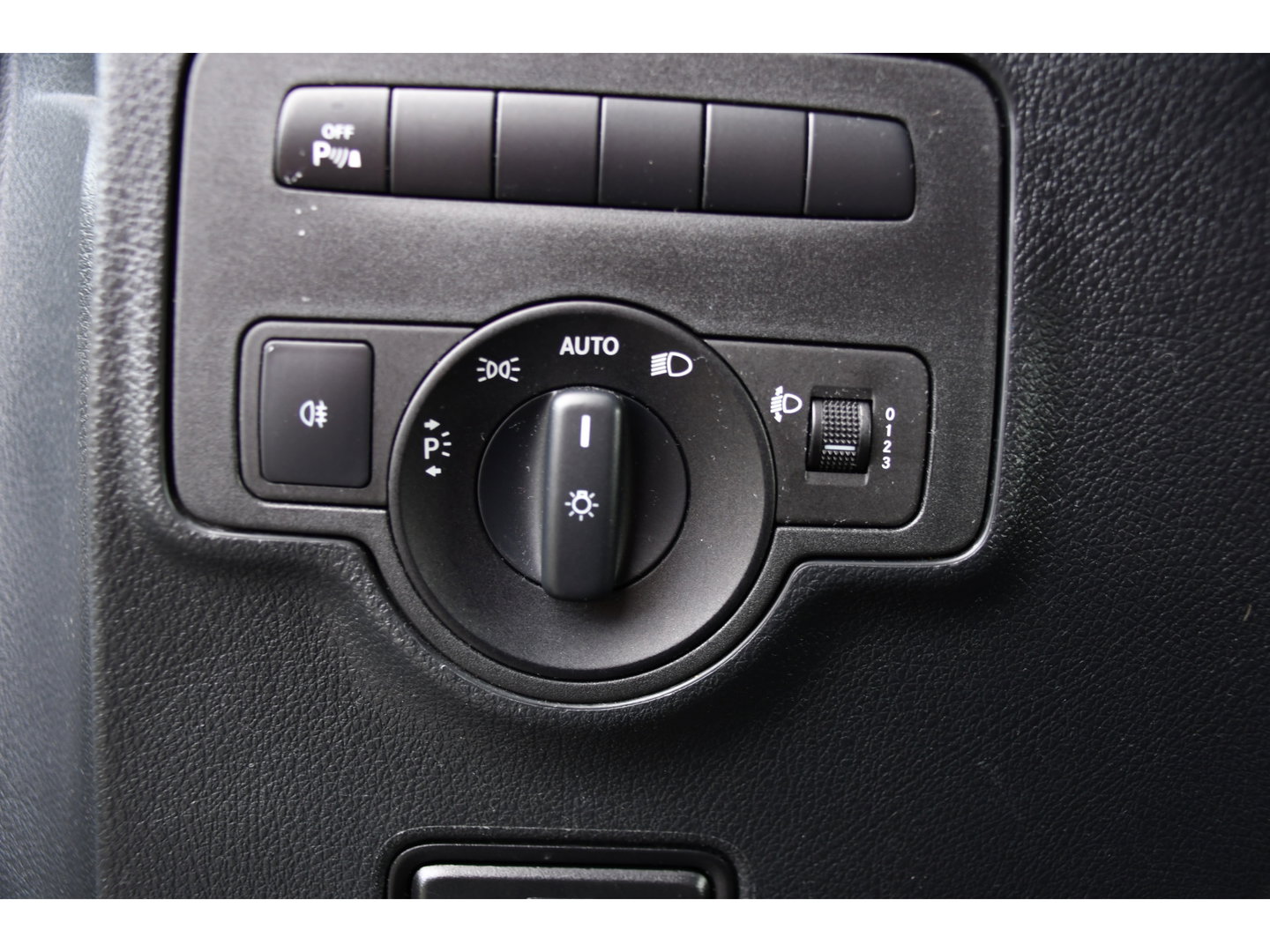 Mercedes-Benz Vito 111 CDI L2 Edition Camera, Cruise, Airco, 115pk, Multimedia, NAVI, Uniek!