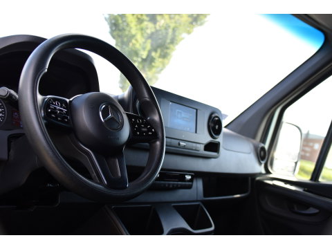 Mercedes-Benz Sprinter 319 V6 3.0 CDI L2H2 PB Edition Camera, Cruise, Carplay, Multimedia, Automaat, Geveerde stoel, 190pk, Trekhaak, Uniek!