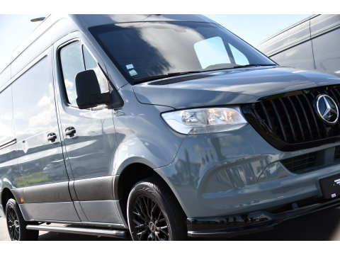 Mercedes-Benz Sprinter 319 V6 3.0 CDI L2H2 PB Edition Camera, Cruise, Carplay, Multimedia, Automaat, Geveerde stoel, 190pk, Trekhaak, Uniek!
