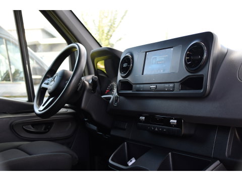 Mercedes-Benz Sprinter 319 V6 3.0 CDI L2H2 PB Edition Camera, Cruise, Carplay, Multimedia, Automaat, Geveerde stoel, 190pk, Trekhaak, Uniek!