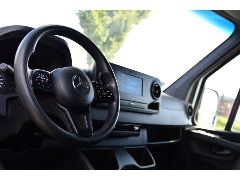Mercedes-Benz Sprinter 319 V6 3.0 CDI L2H2 PB Edition Camera, Cruise, Carplay, Multimedia, Automaat, Geveerde stoel, 190pk, Trekhaak, Uniek!