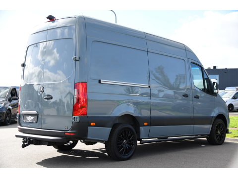 Mercedes-Benz Sprinter 319 V6 3.0 CDI L2H2 PB Edition Camera, Cruise, Carplay, Multimedia, Automaat, Geveerde stoel, 190pk, Trekhaak, Uniek!