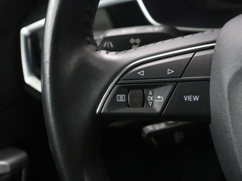 Audi Q3 35 TFSI S Line Pro Line S | Trekhaak | Stoelverwarming | Climate Control | Navigatie | Parkeerhulp |
