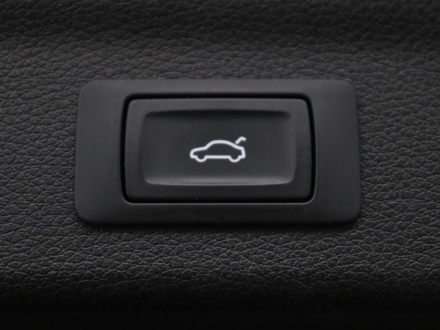 Audi Q3 35 TFSI S Line Pro Line S | Trekhaak | Stoelverwarming | Climate Control | Navigatie | Parkeerhulp |
