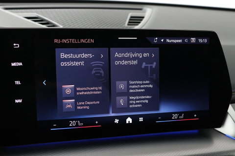BMW X1 sDrive18i | M Sport | Adaptief M-Onderstel | Keyless Entry | Adaptieve LED | Stoelverwarming | Sportstoelen | Shadow Line