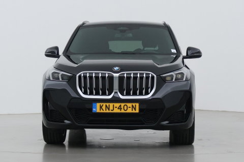 BMW X1 sDrive18i | M Sport | Adaptief M-Onderstel | Keyless Entry | Adaptieve LED | Stoelverwarming | Sportstoelen | Shadow Line
