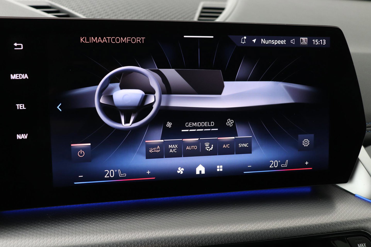 BMW X1 sDrive18i | M Sport | Adaptief M-Onderstel | Keyless Entry | Adaptieve LED | Stoelverwarming | Sportstoelen | Shadow Line