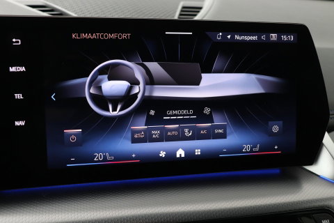 BMW X1 sDrive18i | M Sport | Adaptief M-Onderstel | Keyless Entry | Adaptieve LED | Stoelverwarming | Sportstoelen | Shadow Line