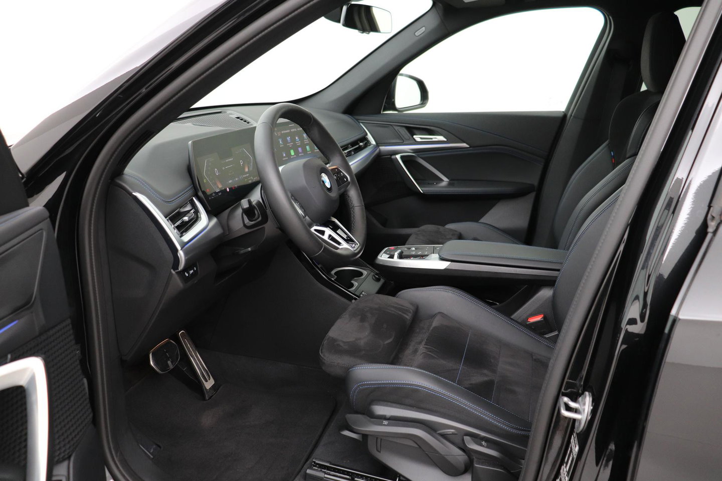 BMW X1 sDrive18i | M Sport | Adaptief M-Onderstel | Keyless Entry | Adaptieve LED | Stoelverwarming | Sportstoelen | Shadow Line
