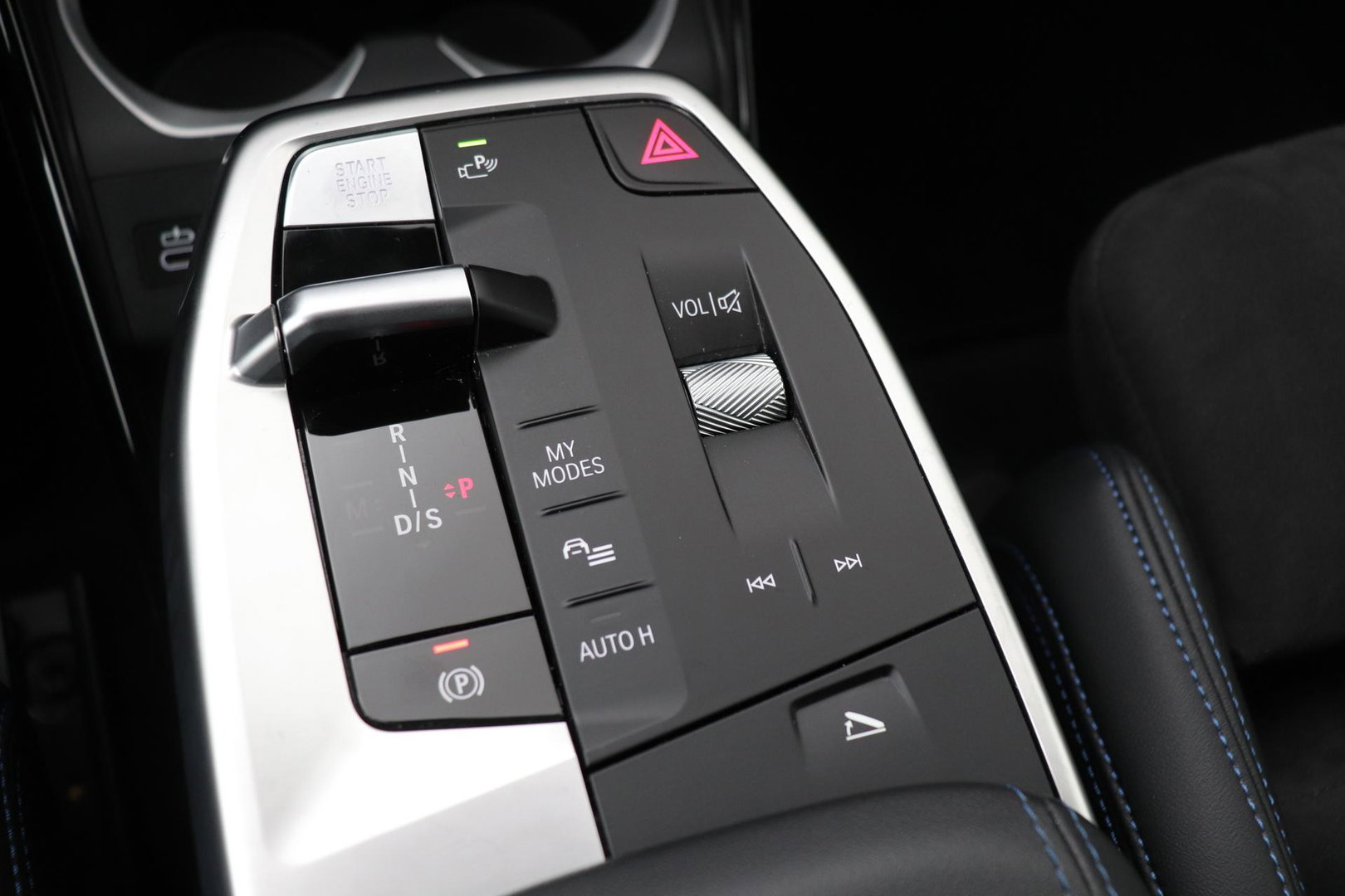 BMW X1 sDrive18i | M Sport | Adaptief M-Onderstel | Keyless Entry | Adaptieve LED | Stoelverwarming | Sportstoelen | Shadow Line