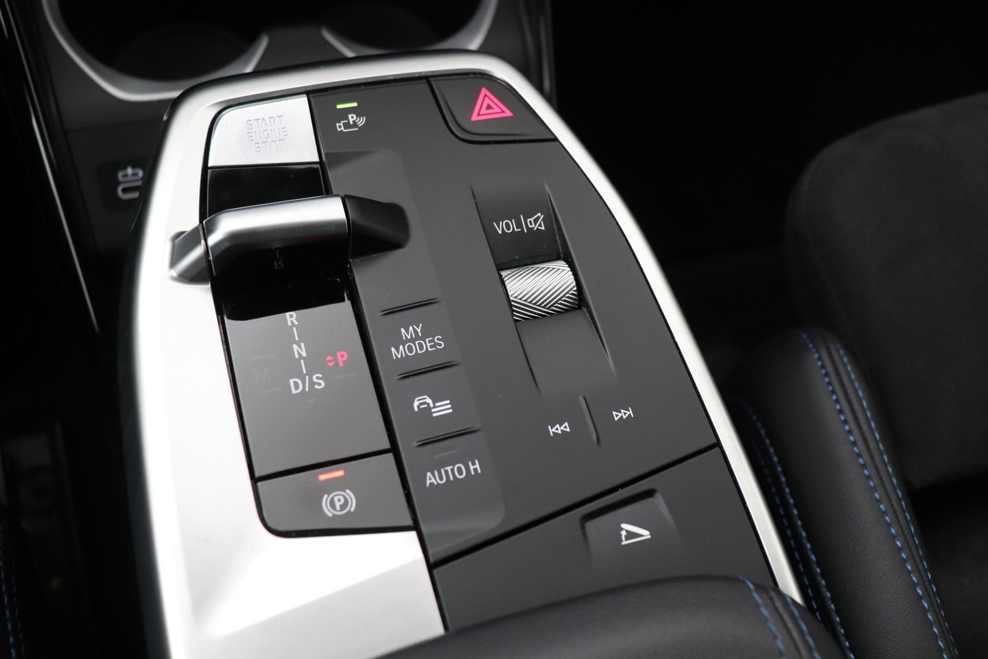 BMW X1 sDrive18i | M Sport | Adaptief M-Onderstel | Keyless Entry | Adaptieve LED | Stoelverwarming | Sportstoelen | Shadow Line