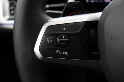 BMW X1 sDrive18i | M Sport | Adaptief M-Onderstel | Keyless Entry | Adaptieve LED | Stoelverwarming | Sportstoelen | Shadow Line