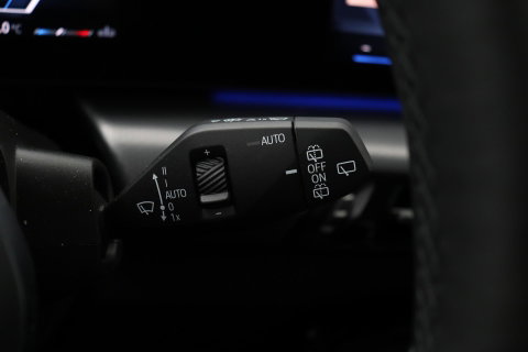 BMW X1 sDrive18i | M Sport | Adaptief M-Onderstel | Keyless Entry | Adaptieve LED | Stoelverwarming | Sportstoelen | Shadow Line