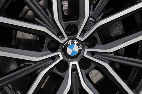 BMW X1 sDrive18i | M Sport | Adaptief M-Onderstel | Keyless Entry | Adaptieve LED | Stoelverwarming | Sportstoelen | Shadow Line