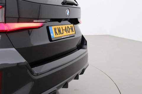BMW X1 sDrive18i | M Sport | Adaptief M-Onderstel | Keyless Entry | Adaptieve LED | Stoelverwarming | Sportstoelen | Shadow Line