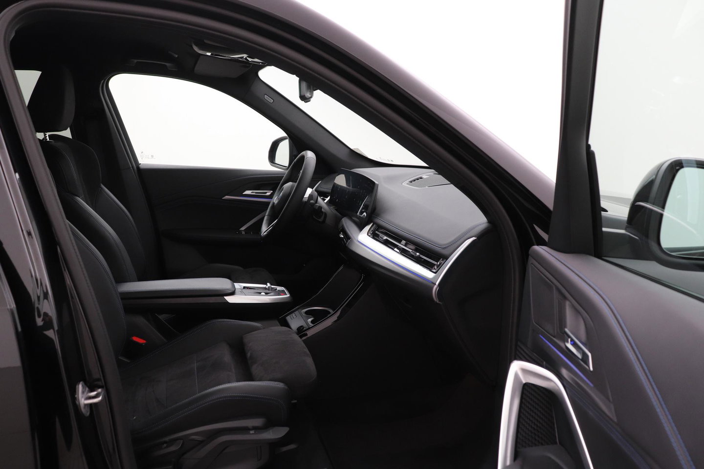 BMW X1 sDrive18i | M Sport | Adaptief M-Onderstel | Keyless Entry | Adaptieve LED | Stoelverwarming | Sportstoelen | Shadow Line