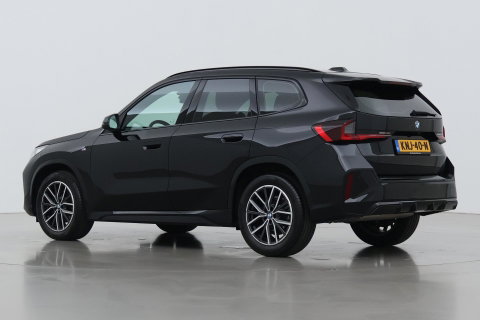BMW X1 sDrive18i | M Sport | Adaptief M-Onderstel | Keyless Entry | Adaptieve LED | Stoelverwarming | Sportstoelen | Shadow Line