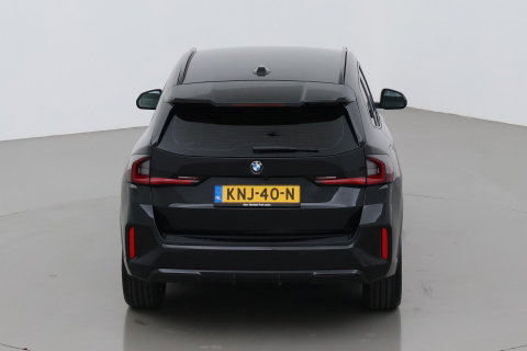 BMW X1 sDrive18i | M Sport | Adaptief M-Onderstel | Keyless Entry | Adaptieve LED | Stoelverwarming | Sportstoelen | Shadow Line