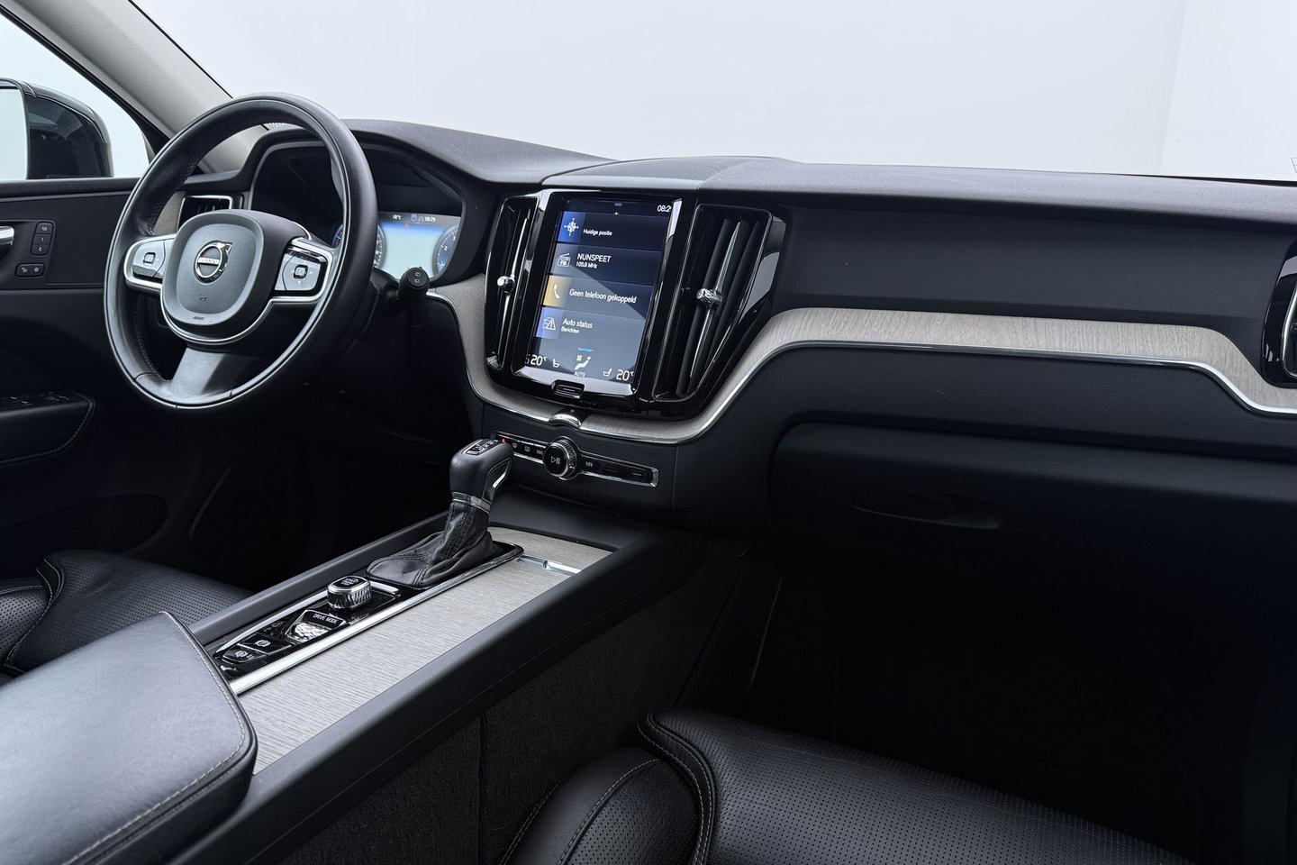 Volvo XC60 2.0 T5 AWD Inscription | Trekhaak | BLIS | Stoelventilatie en -verwarming | Memory | Keyless | Full LED | ACC