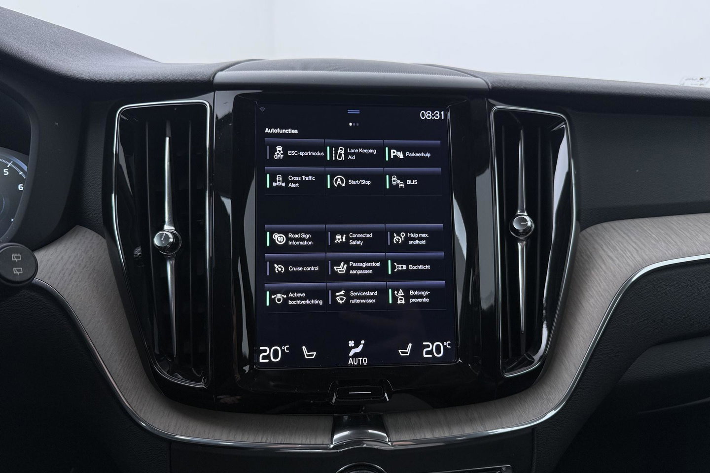 Volvo XC60 2.0 T5 AWD Inscription | Trekhaak | BLIS | Stoelventilatie en -verwarming | Memory | Keyless | Full LED | ACC