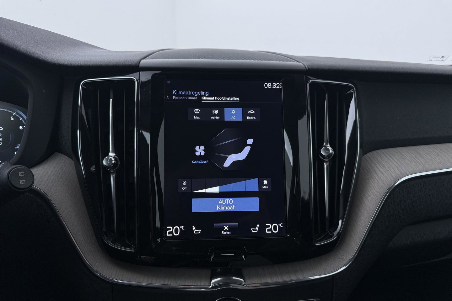 Volvo XC60 2.0 T5 AWD Inscription | Trekhaak | BLIS | Stoelventilatie en -verwarming | Memory | Keyless | Full LED | ACC