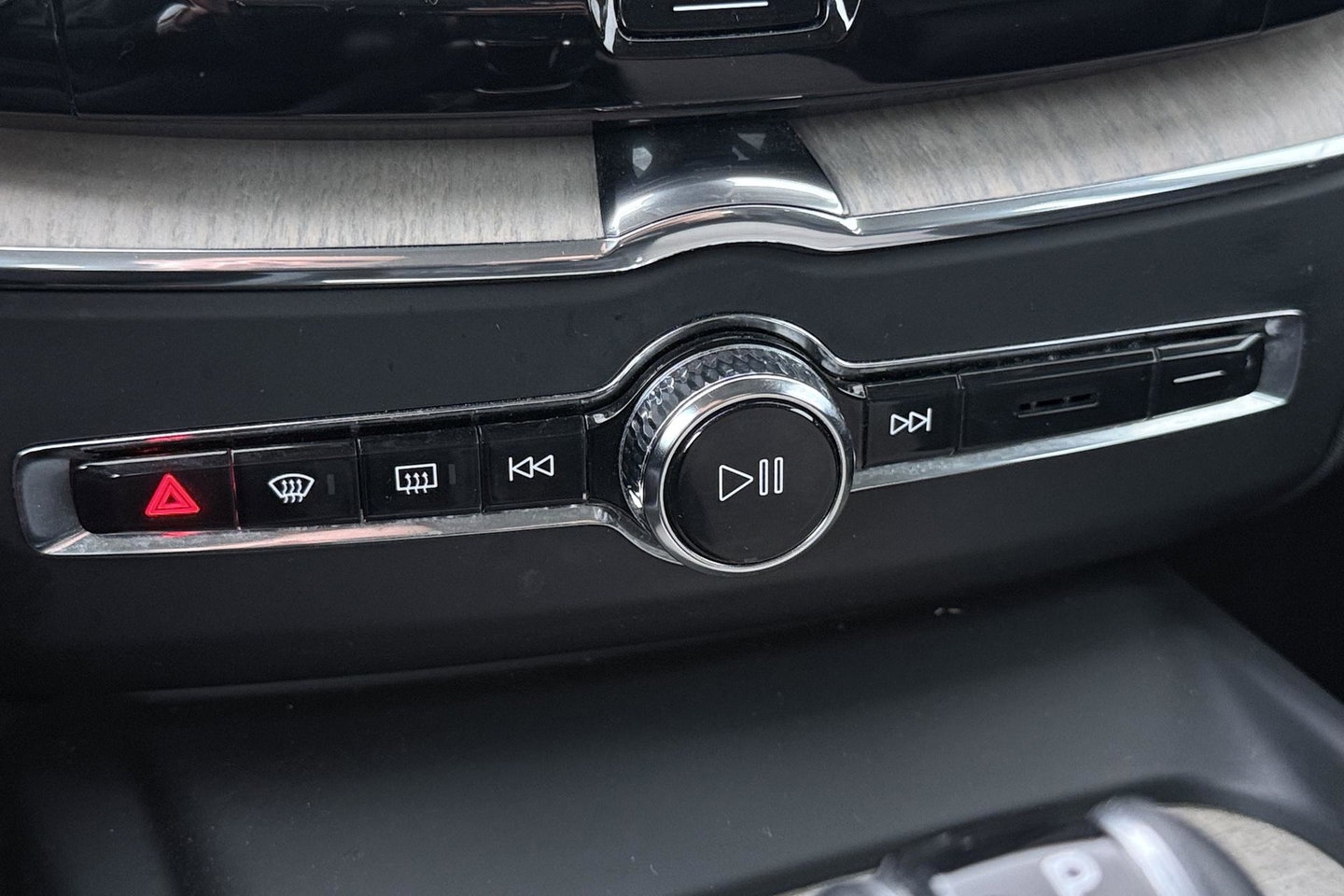 Volvo XC60 2.0 T5 AWD Inscription | Trekhaak | BLIS | Stoelventilatie en -verwarming | Memory | Keyless | Full LED | ACC