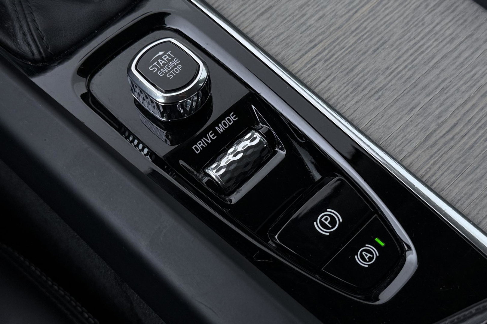 Volvo XC60 2.0 T5 AWD Inscription | Trekhaak | BLIS | Stoelventilatie en -verwarming | Memory | Keyless | Full LED | ACC