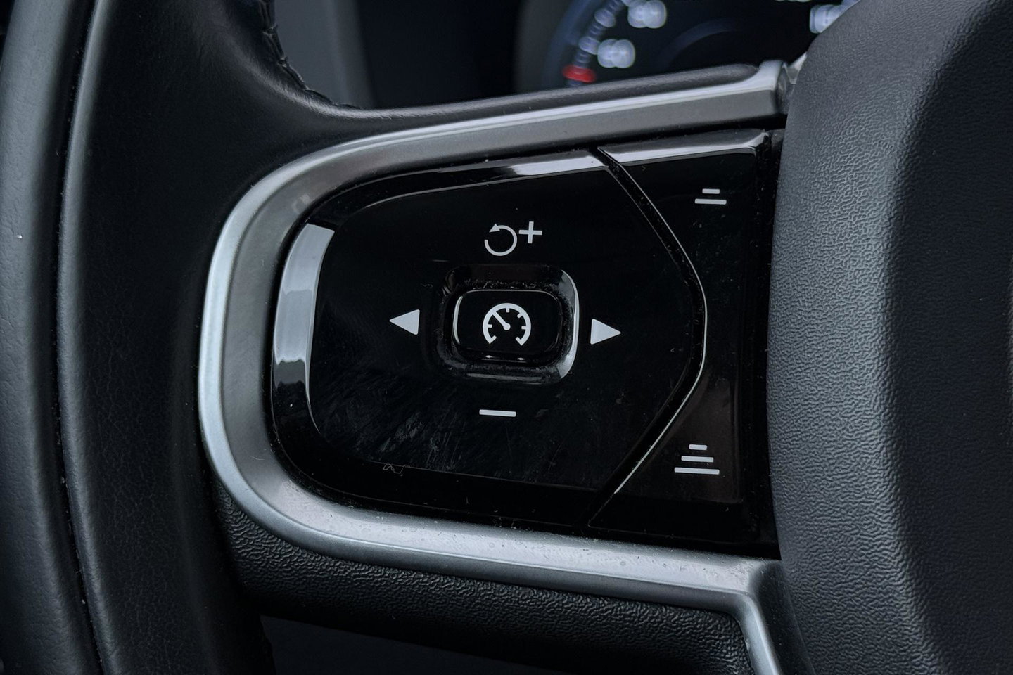 Volvo XC60 2.0 T5 AWD Inscription | Trekhaak | BLIS | Stoelventilatie en -verwarming | Memory | Keyless | Full LED | ACC