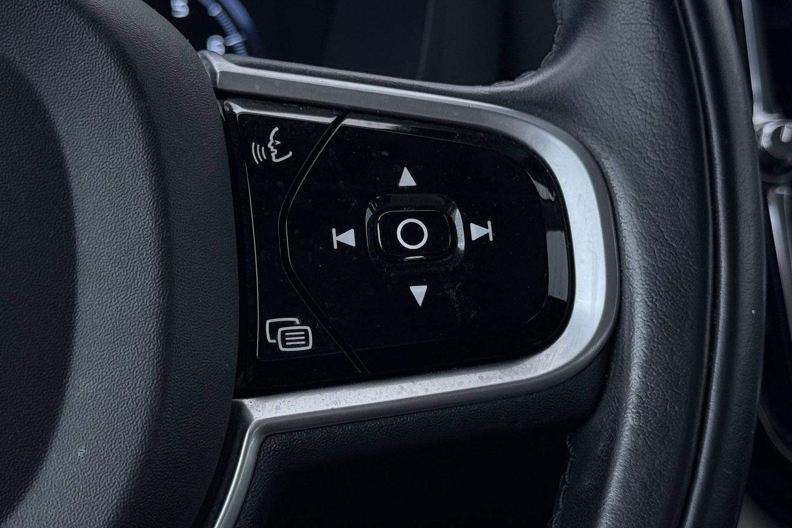 Volvo XC60 2.0 T5 AWD Inscription | Trekhaak | BLIS | Stoelventilatie en -verwarming | Memory | Keyless | Full LED | ACC