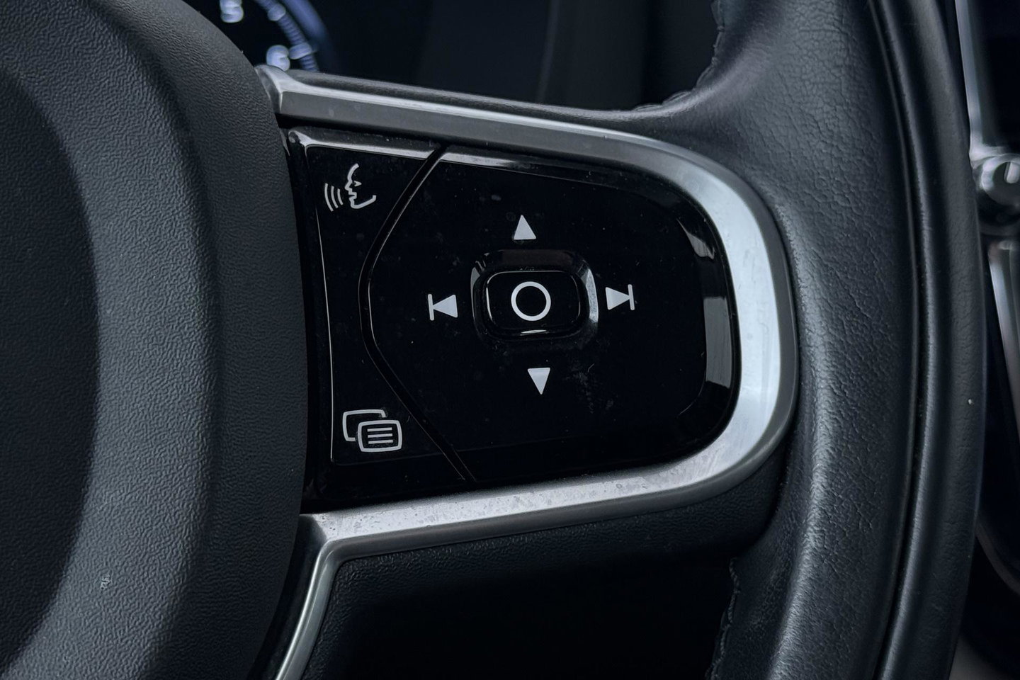 Volvo XC60 2.0 T5 AWD Inscription | Trekhaak | BLIS | Stoelventilatie en -verwarming | Memory | Keyless | Full LED | ACC