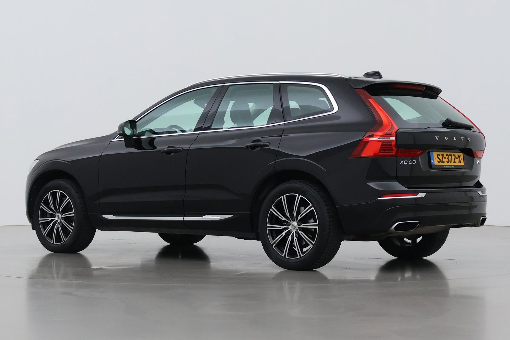 Volvo XC60 2.0 T5 AWD Inscription | Trekhaak | BLIS | Stoelventilatie en -verwarming | Memory | Keyless | Full LED | ACC