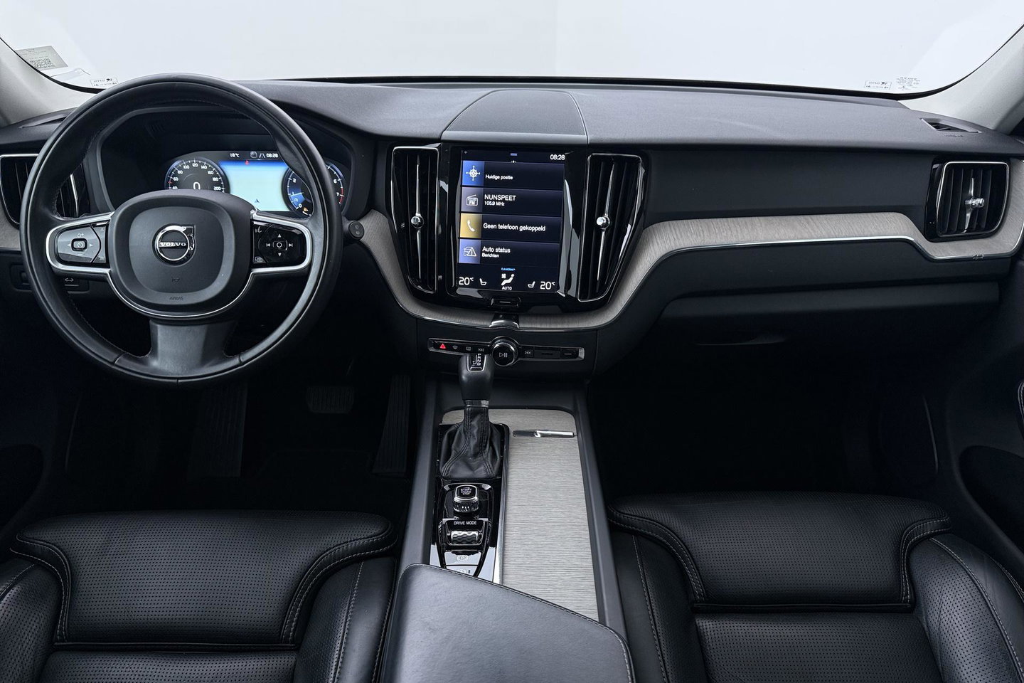 Volvo XC60 2.0 T5 AWD Inscription | Trekhaak | BLIS | Stoelventilatie en -verwarming | Memory | Keyless | Full LED | ACC