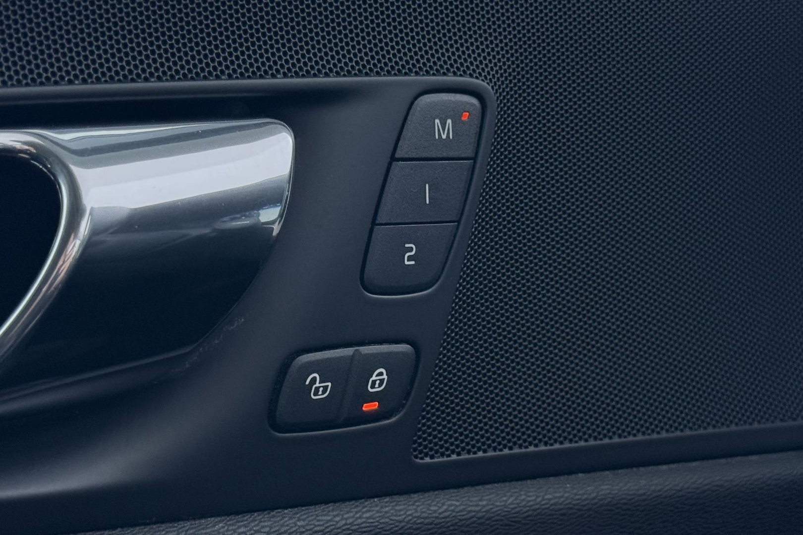 Volvo XC60 2.0 T5 AWD Inscription | Trekhaak | BLIS | Stoelventilatie en -verwarming | Memory | Keyless | Full LED | ACC