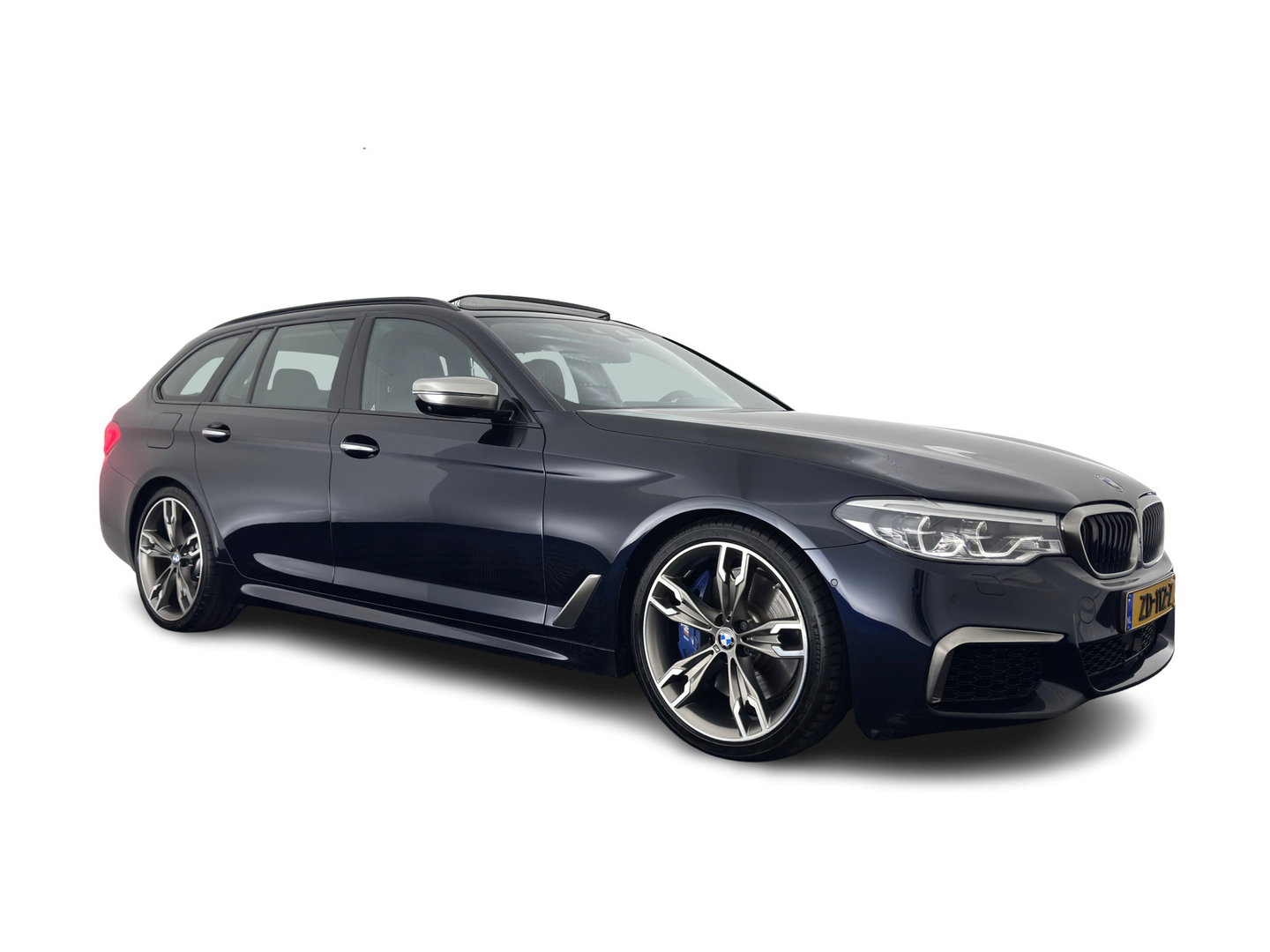 BMW 5 Serie Touring M550d xDrive High Executive (INCL-BTW) Aut. *PANO | HEAD-UP | LEATHER | BOWERS&WILKINS | ADAPTIVE-CRUISE | MASSAGE | TOP-VIEW | FULL-LED | BLIND-SPOT | MEMORY-PACK | DIGI-COCKPIT | HEATED-SPORTSEATS | KEYLESS | DAB+ | 2