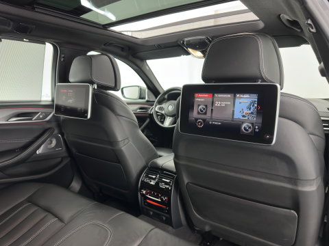BMW 5 Serie Touring M550d xDrive High Executive (INCL-BTW) Aut. *PANO | HEAD-UP | LEATHER | BOWERS&WILKINS | ADAPTIVE-CRUISE | MASSAGE | TOP-VIEW | FULL-LED | BLIND-SPOT | MEMORY-PACK | DIGI-COCKPIT | HEATED-SPORTSEATS | KEYLESS | DAB+ | 2