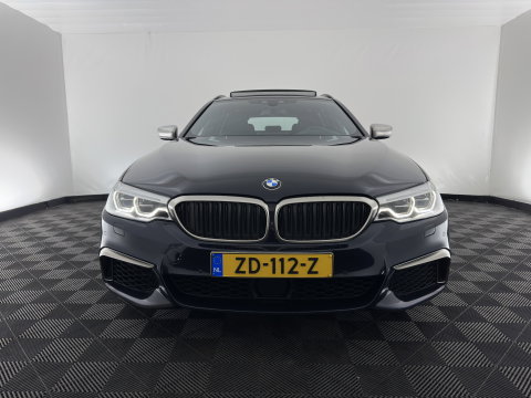 BMW 5 Serie Touring M550d xDrive High Executive (INCL-BTW) Aut. *PANO | HEAD-UP | LEATHER | BOWERS&WILKINS | ADAPTIVE-CRUISE | MASSAGE | TOP-VIEW | FULL-LED | BLIND-SPOT | MEMORY-PACK | DIGI-COCKPIT | HEATED-SPORTSEATS | KEYLESS | DAB+ | 2
