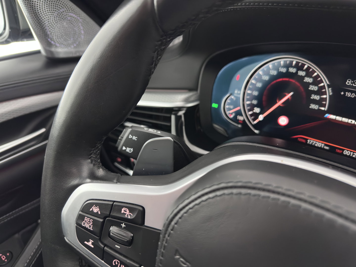 BMW 5 Serie Touring M550d xDrive High Executive (INCL-BTW) Aut. *PANO | HEAD-UP | LEATHER | BOWERS&WILKINS | ADAPTIVE-CRUISE | MASSAGE | TOP-VIEW | FULL-LED | BLIND-SPOT | MEMORY-PACK | DIGI-COCKPIT | HEATED-SPORTSEATS | KEYLESS | DAB+ | 2