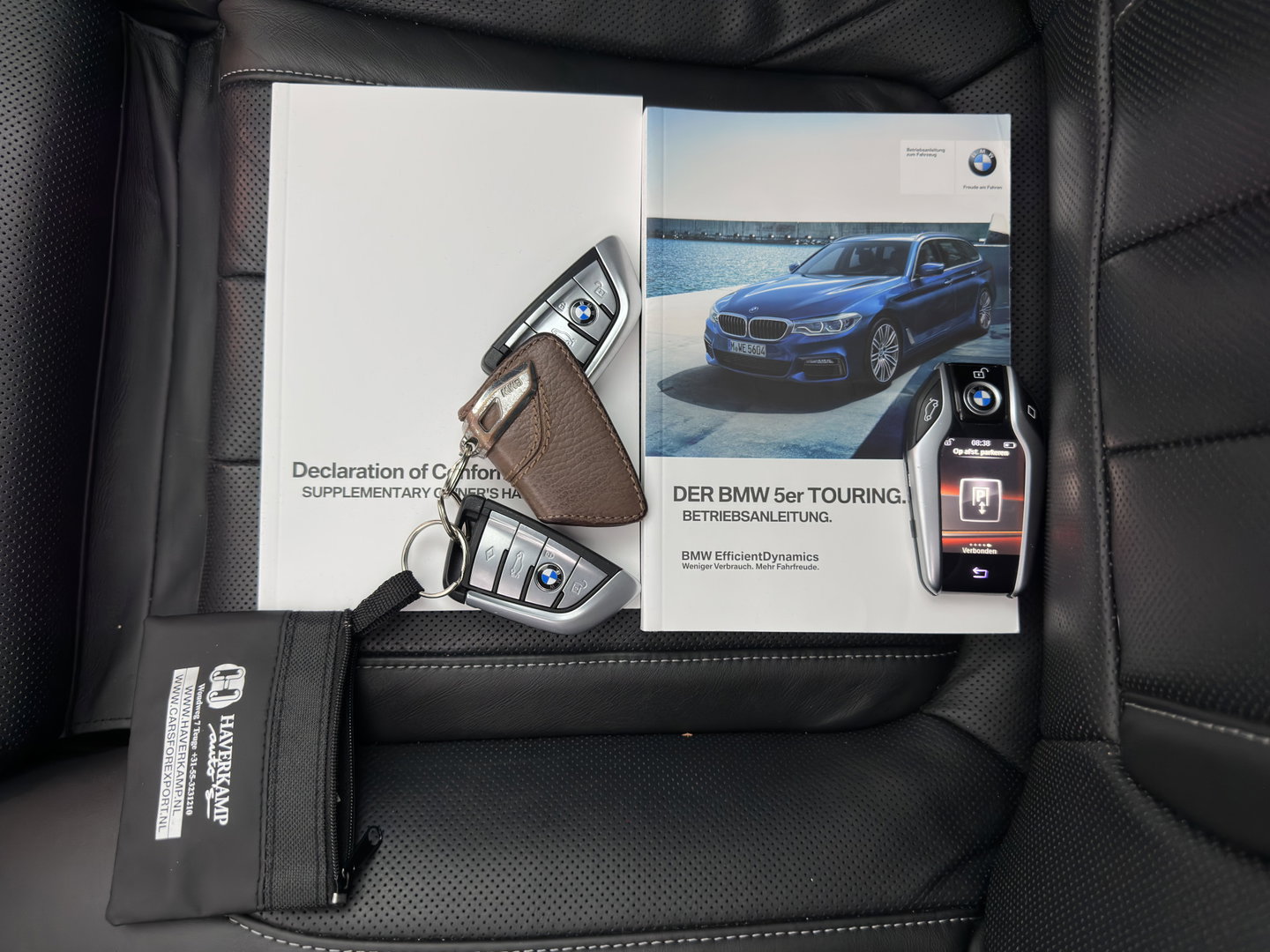BMW 5 Serie Touring M550d xDrive High Executive (INCL-BTW) Aut. *PANO | HEAD-UP | LEATHER | BOWERS&WILKINS | ADAPTIVE-CRUISE | MASSAGE | TOP-VIEW | FULL-LED | BLIND-SPOT | MEMORY-PACK | DIGI-COCKPIT | HEATED-SPORTSEATS | KEYLESS | DAB+ | 2